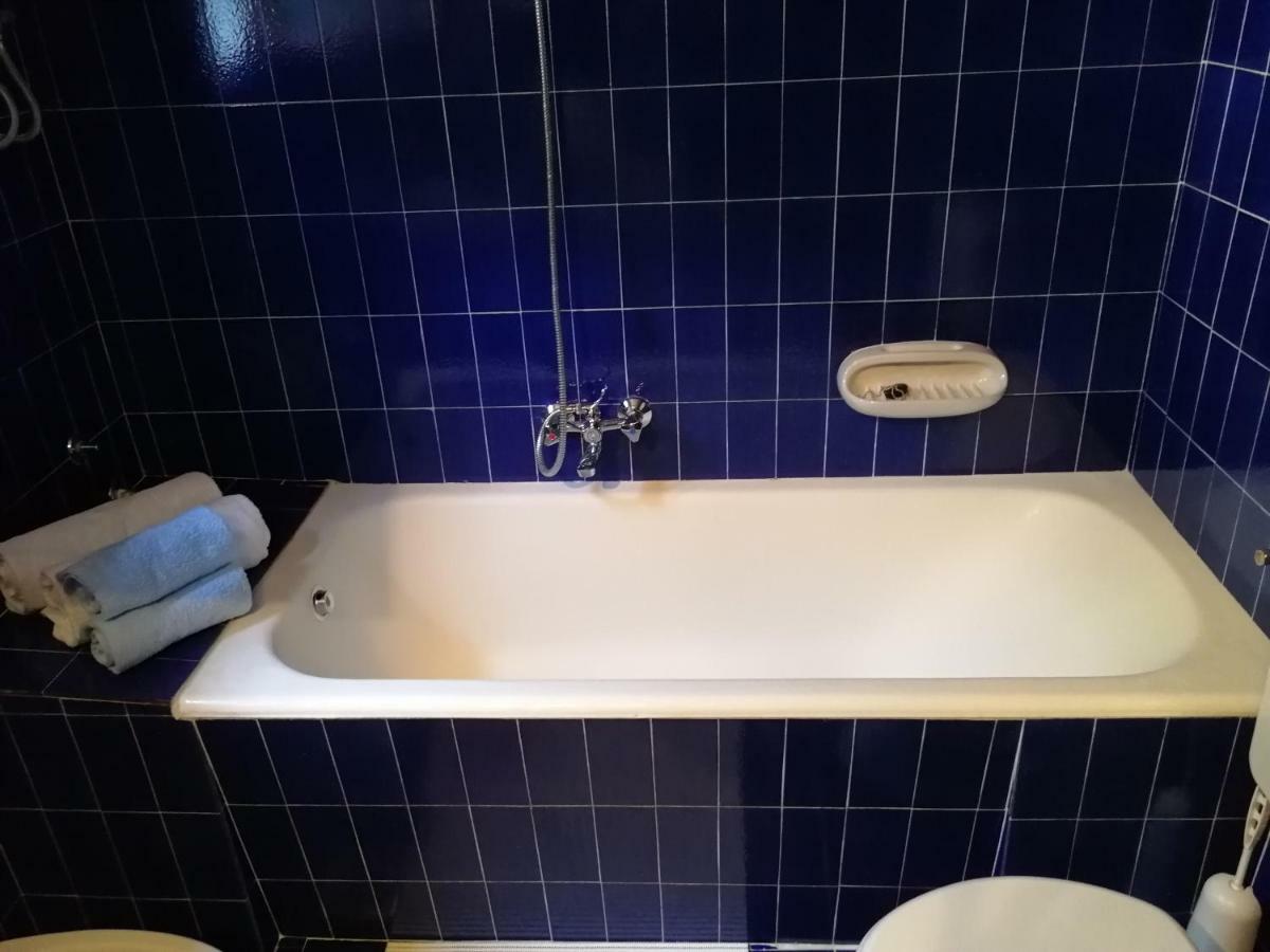 Apartman Mladenka Supetar Exteriör bild
