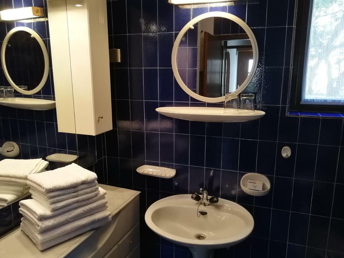 Apartman Mladenka Supetar Exteriör bild